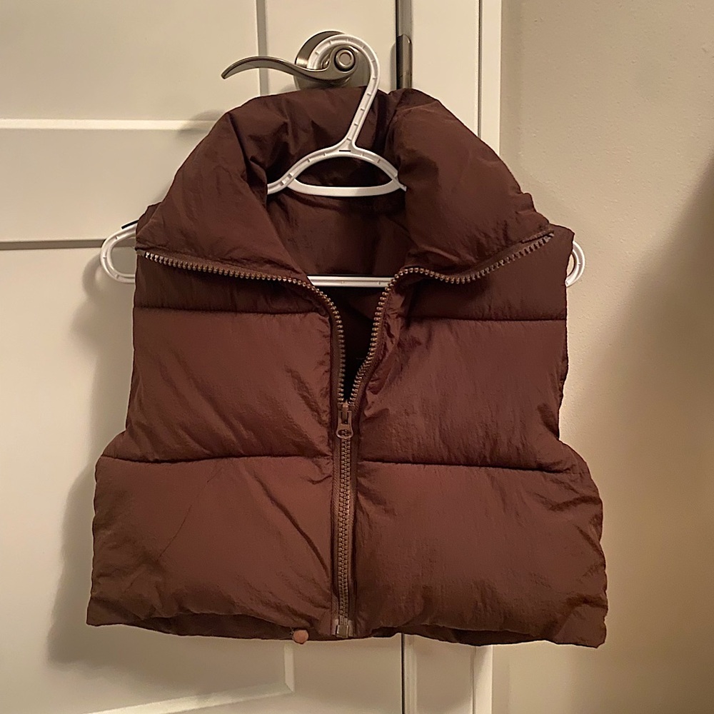 Brown cropped vest, size small